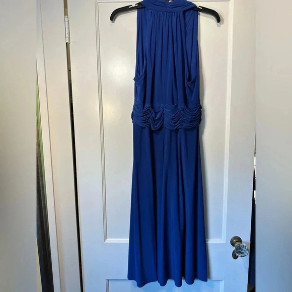 Evan Picone V-Neck Midi Dress - Picture 4 of 5